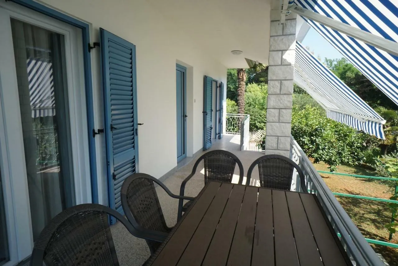 Apartment Nino Savudrija Basanija